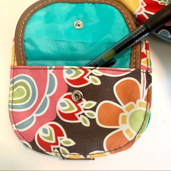 LILY BLOOM Bright Floral Crossbody Bag - Picture 12 of 15